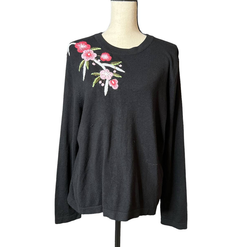 DLG Sweater in Black with Embroidered Flowers Size Large